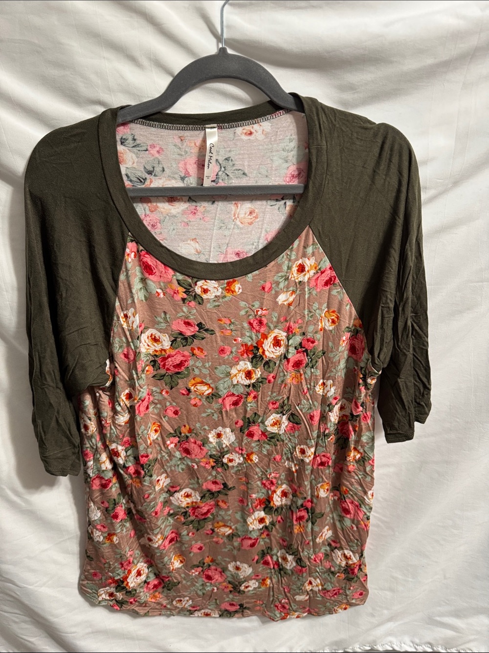 Floral Raglan Scoop Neck Tee - Olive Sleeves, Blush Floral